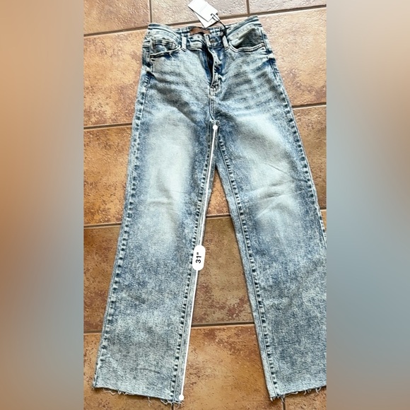 Judy Blue The It Girl Wide Leg Jeans - 7/28 - Picture 6 of 7